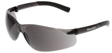 Cargar imagen en el visor de la galería, BEARKAT SC Noires UV 400 Mode Sport et Ville Homme Femme, Lunettes de soleil intégrales noires ultra enveloppantes anti éclaboussures
